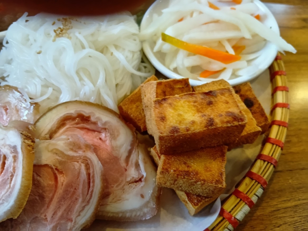 ブンダウマムトム