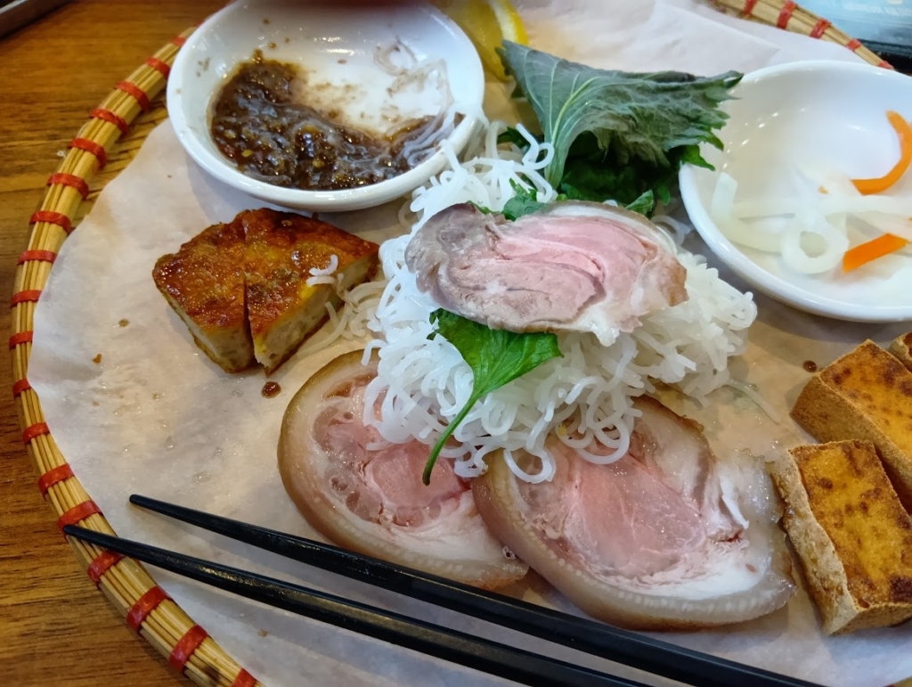 ブンダウマムトム