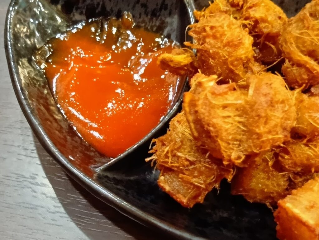 豚バラ揚げとチリソース